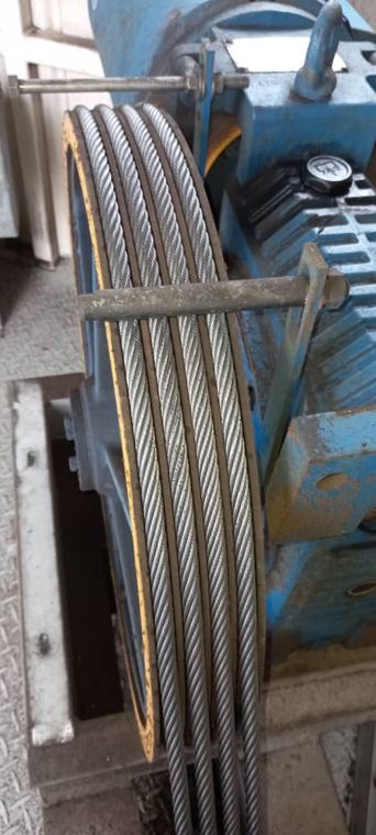 Steel wire ropes on a lift machine sheave